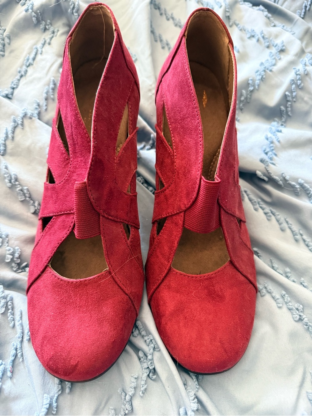 Women’s Cutout Suede Ankle heels in burgundy